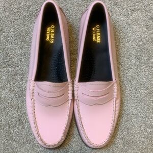 New Whitney G. H. Bass Weeiuns women loafers 9M